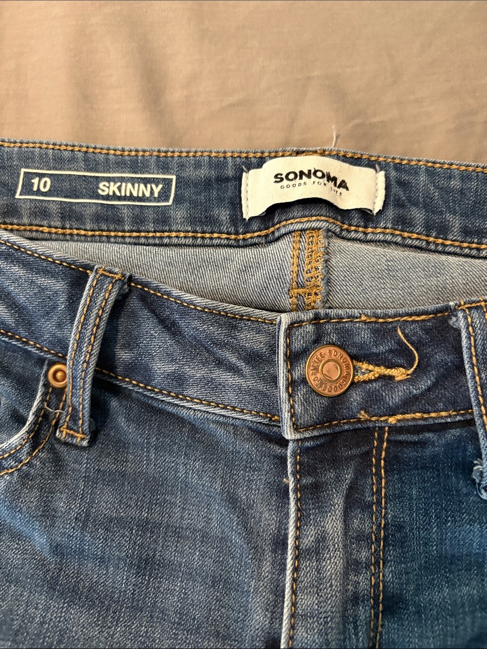 Sonoma Women’s Skinny Jeans in Medium Blue Wash - Picture 2 of 3